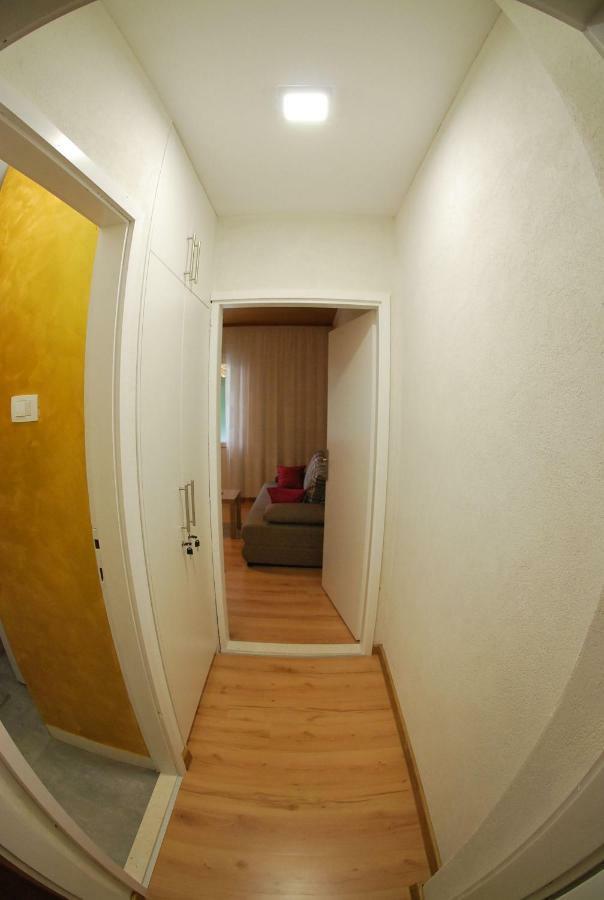 Apartman Ruzica Макарська Екстер'єр фото