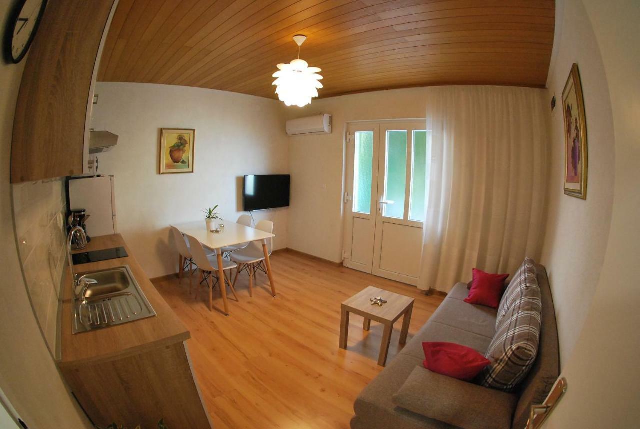 Apartman Ruzica Макарська Екстер'єр фото